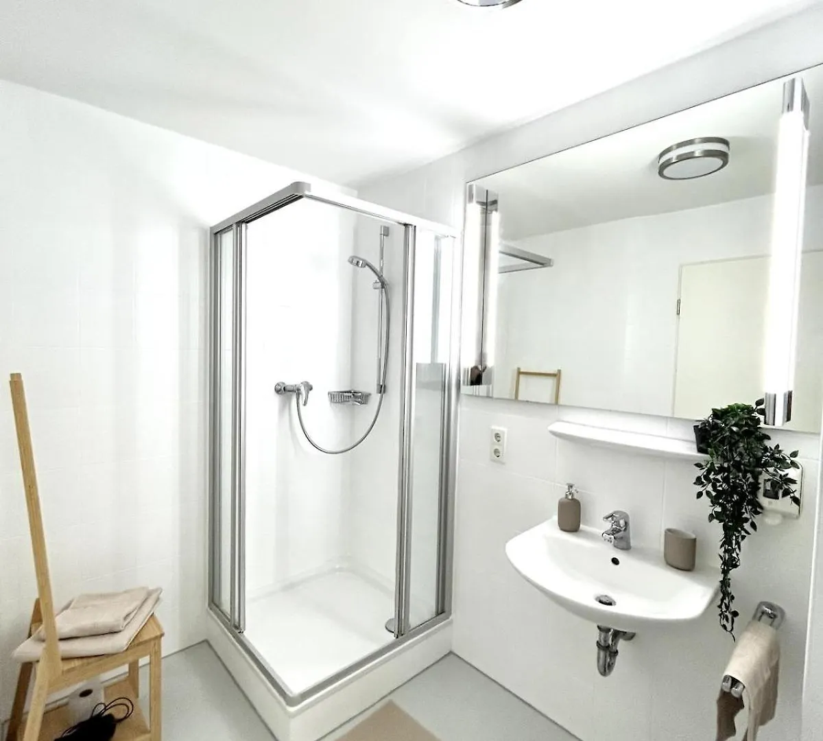 Cozy Trade Fair Apartment München 0*,